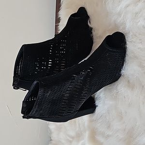Top Moda laser cut vegan suede back sipper booties Size 8